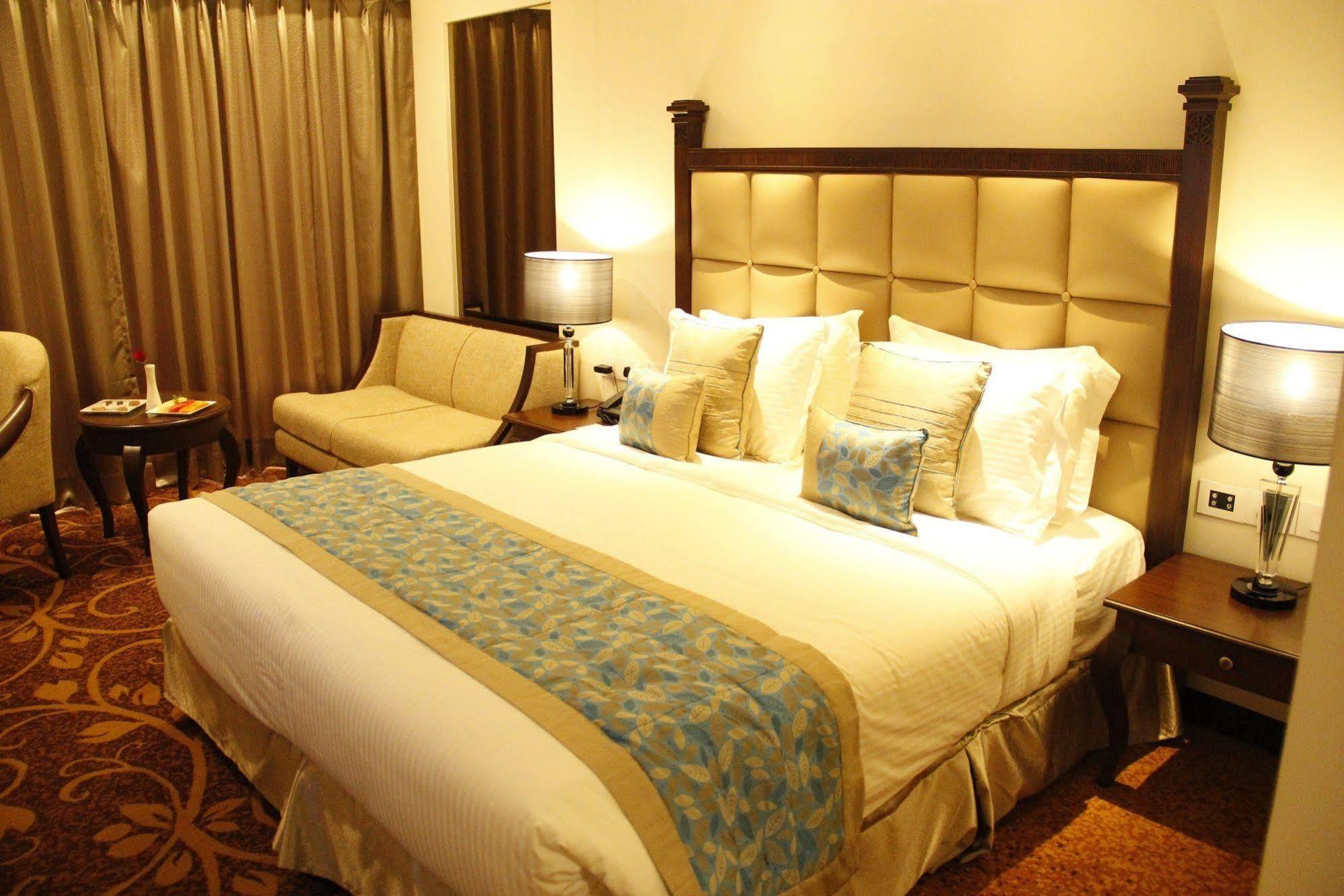 Country Inn & Suites By Radisson, Bathinda Exterior photo